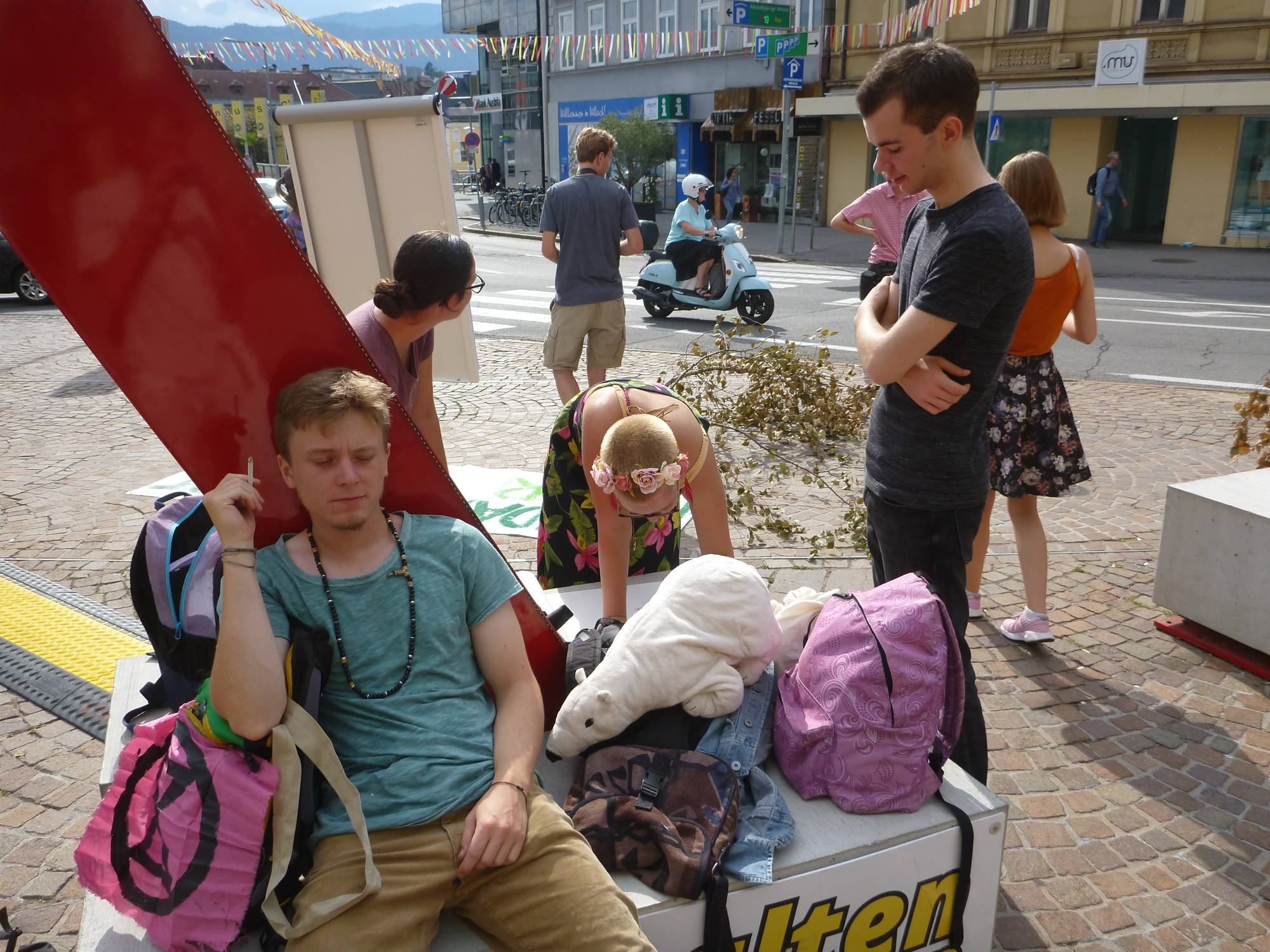 Fridays for Future on 2020-08-28 für den Amazonas, Villach, Nikolaiplatz, Photo #3